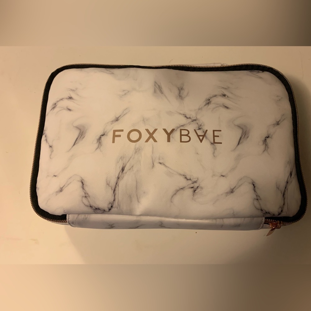 FOXYBAE Traveling set.